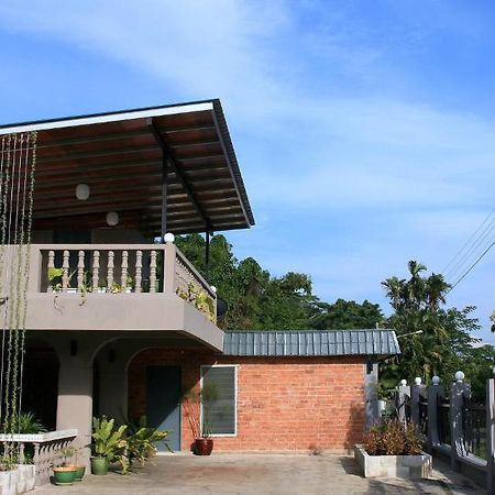 Morning Glory Guest House Kuching Ngoại thất bức ảnh